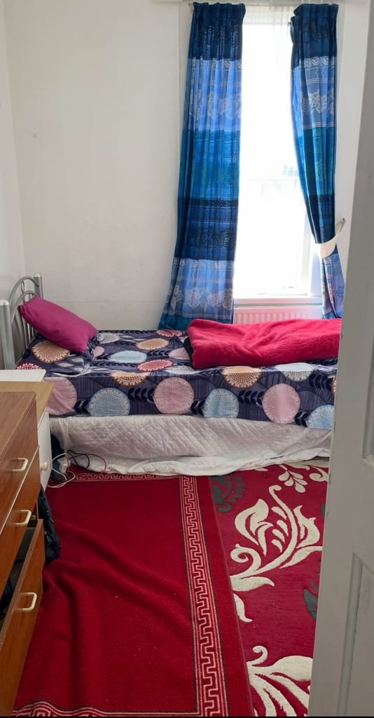 RENT SINGLE ROOM IN EAST HAM FROM 1ST DEC 2025