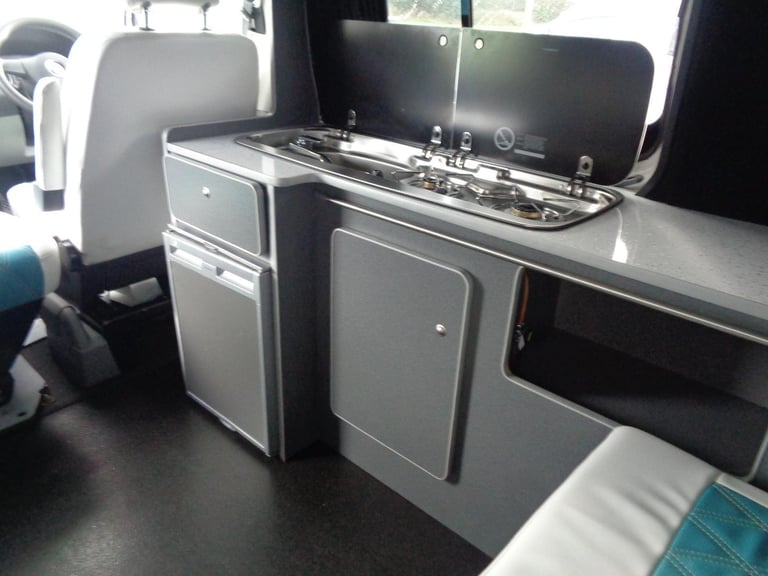 Volkswagen Transporter VW  2+2 Berth (Big Wave Campers Conversion) 2013/62