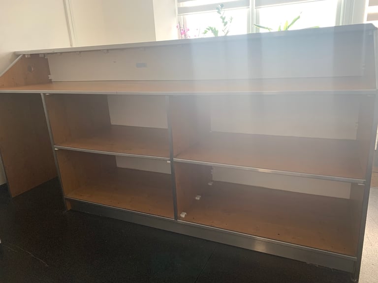 Good - Reception Desk