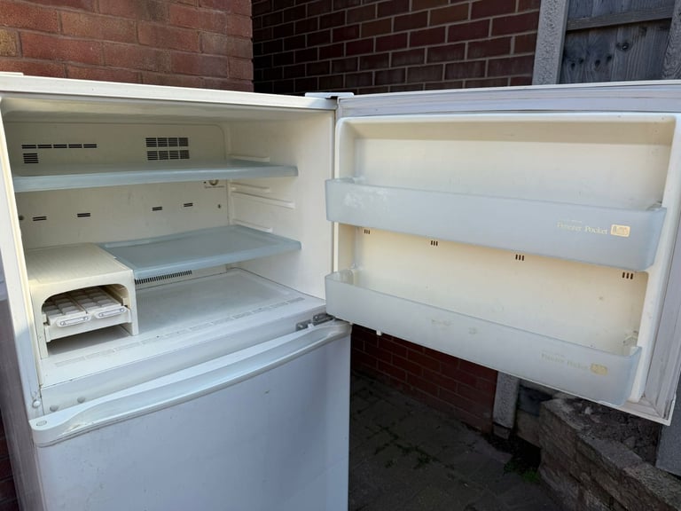 Sharp fridge freezer 