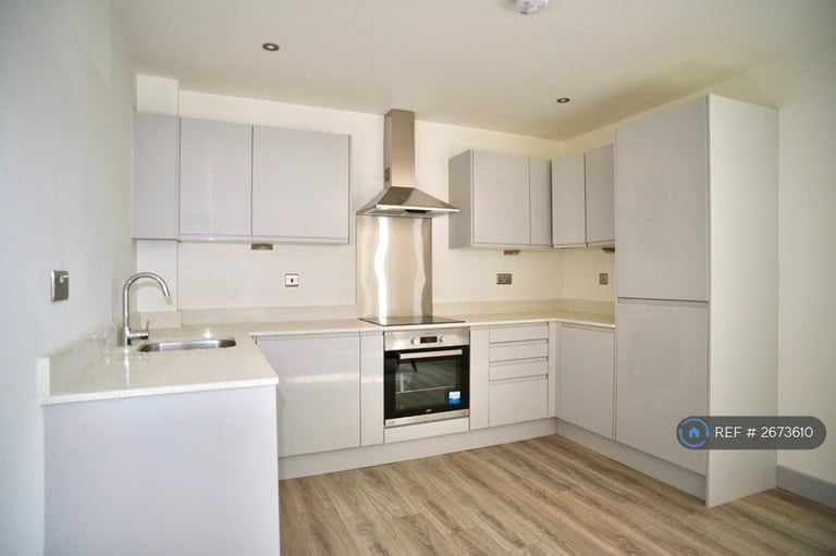 2 bedroom flat in Long Close Lane, Leeds, LS9 (2 bed) (#2673610)