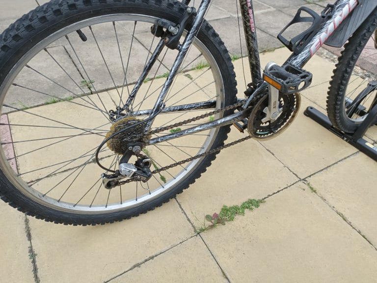 EMMELLE LEOPARD Mountain Bike 21 GEARS Medium size used