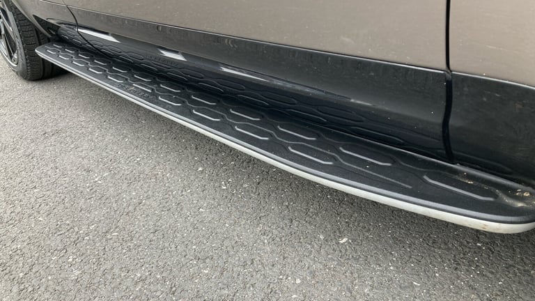 2022 Land Rover Discovery 3.0 D300 R-Dynamic SE 5dr Auto Diesel Station Wagon Station Wagon Diese...