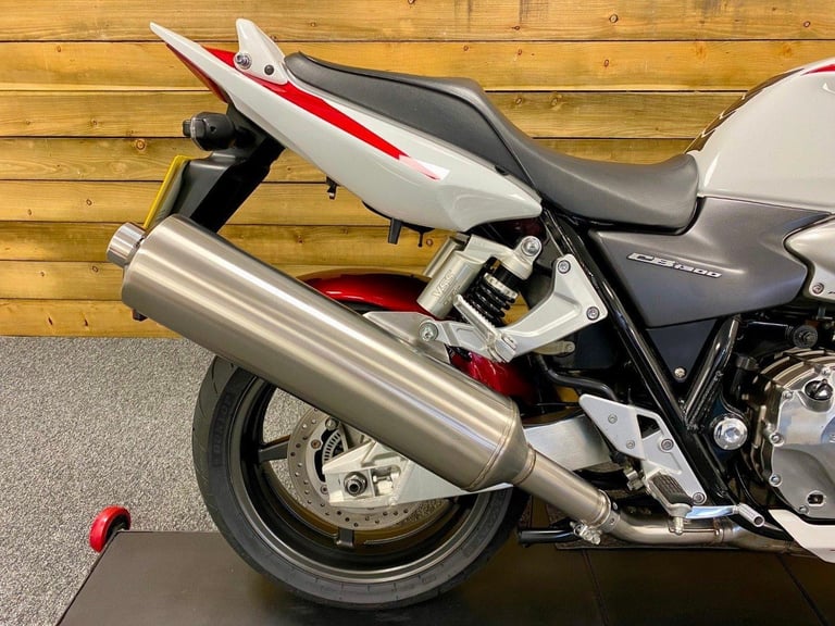 Superb 2007 Honda CB1300S, Only 13,019 FSHOM, 3 owners from New, Stunning! 