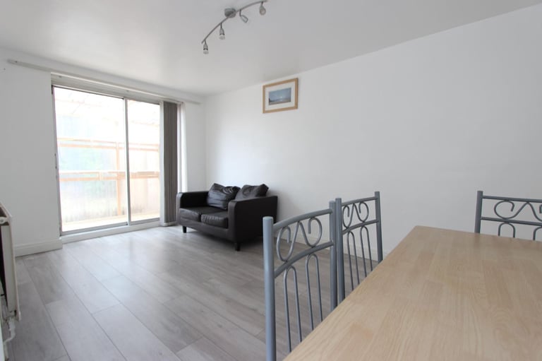 E6 Spacious GROUND FLOOR 1 bed flat with PRIVATE GARDEN. AVAILABLE NOW. Ideal for EAST HAM