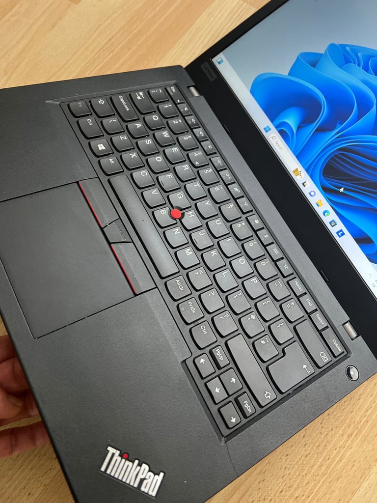  i5, up to 3,50 GHz 256GB SSD,  8 gb RAM - 256 gb ssd 