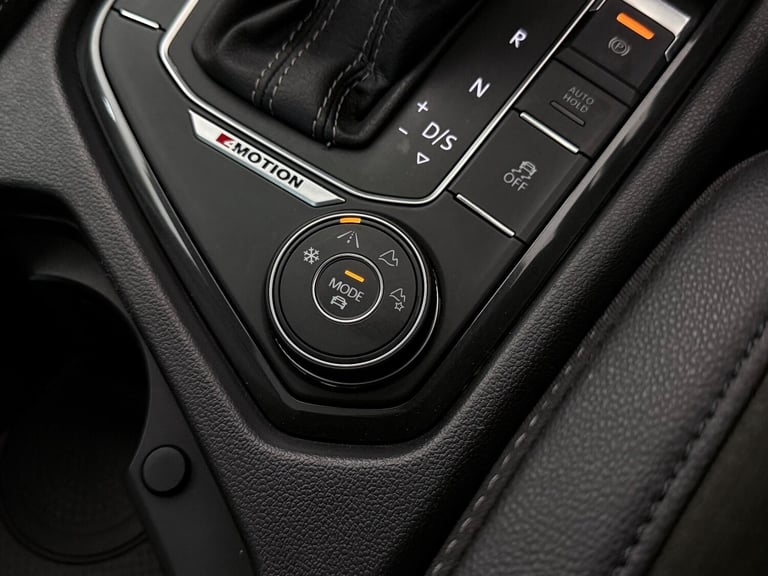  Volkswagen Tiguan 2.0 TDI BlueMotion Tech R-Line DSG 4Motion Euro 6 (s/s) 5dr Diesel Automatic