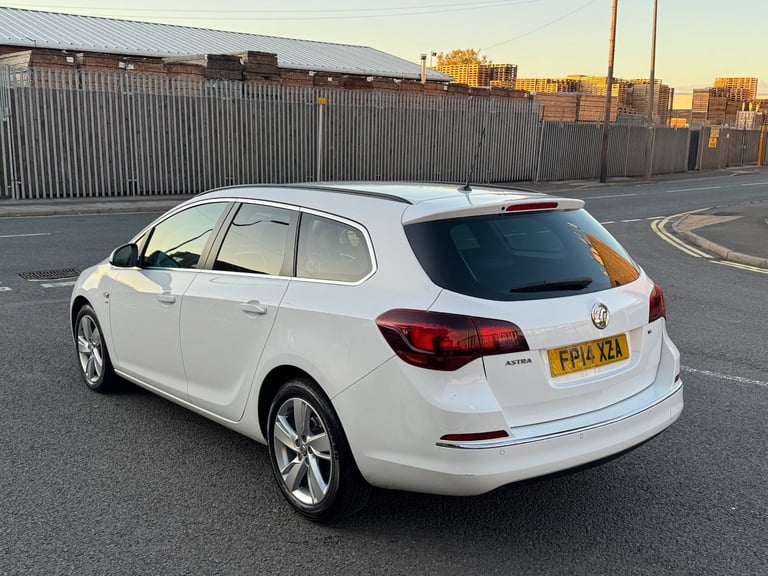 2014 Vauxhall Astra 1.6i 16V SRi 5dr ESTATE Petrol Manual