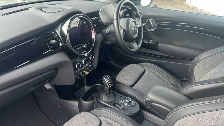 2022 MINI Hatch 135kW Cooper S Level 2 33kWh 3dr Auto Electric Hatchback Hatchback Electric Autom...