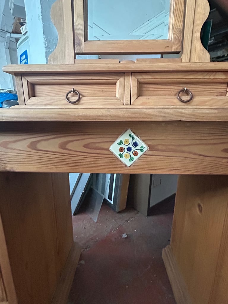 Lovely Bedroom dresser and mirror