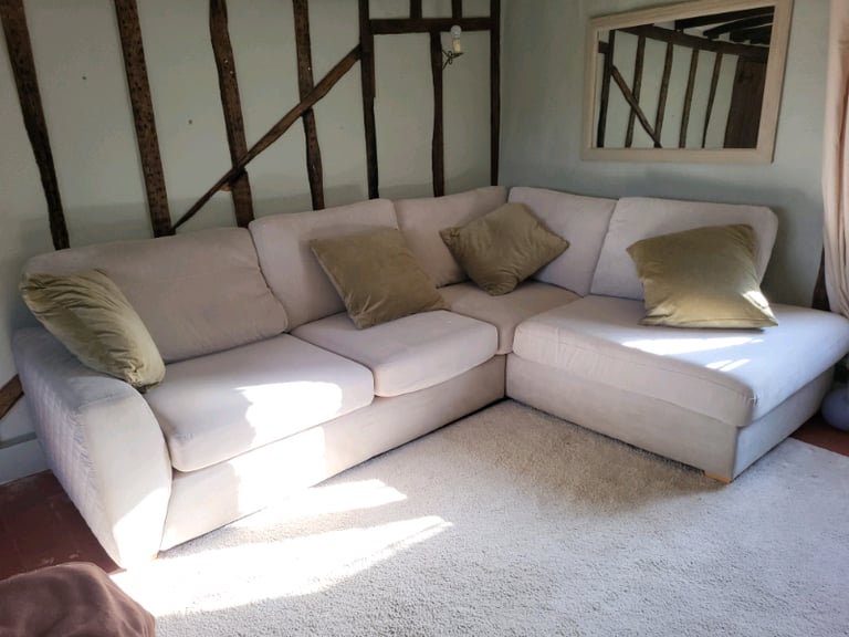 Corner Sofa For In Bedfordshire