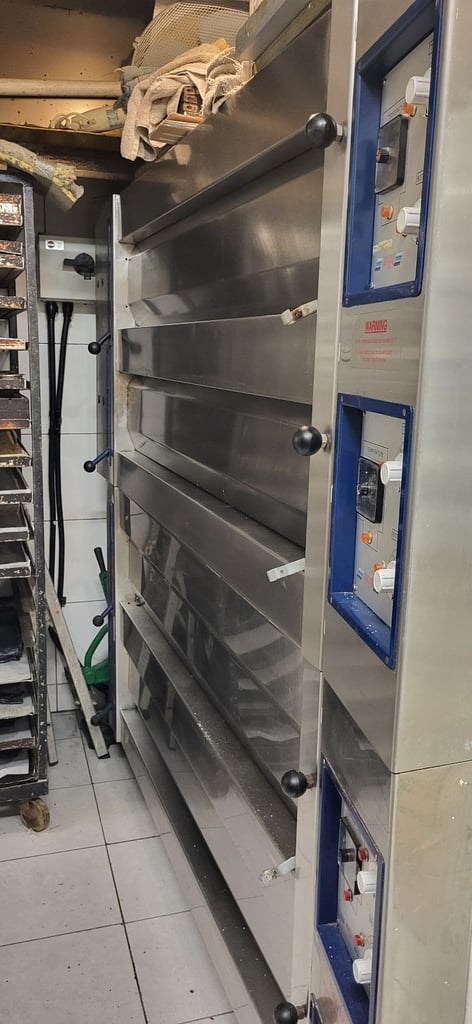 Fully equipped bakery to rent