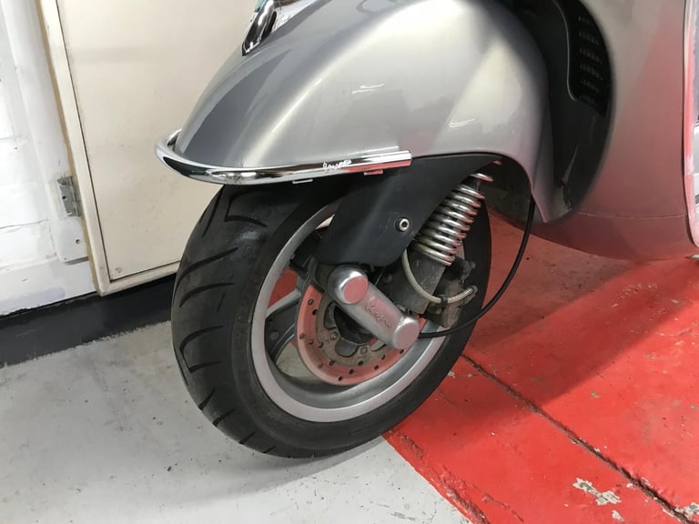 Piaggio Vespa GTS 300i