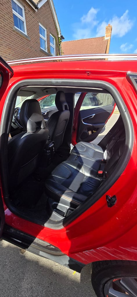 Volvo, V40, Hatchback, 2013, Manual, 1560 (cc), 5 doors