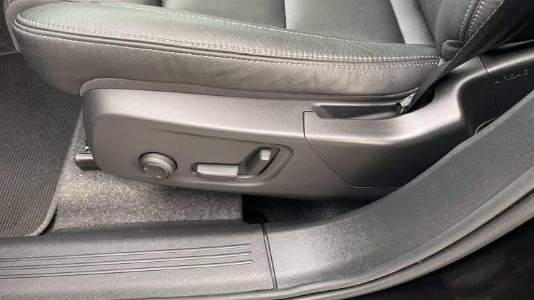 2024 Volvo XC40 Ultra B3 Mild hybrid ESTATE Petrol/Electric Hybrid Automatic