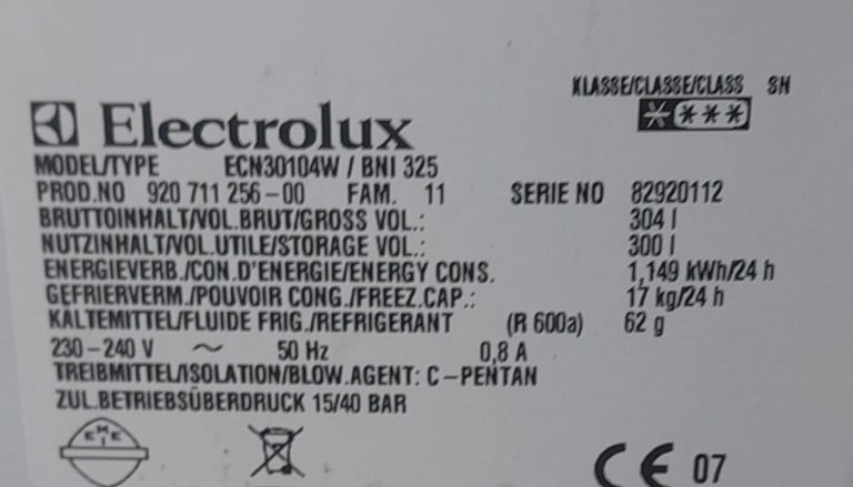 EXTRA LARGE CHEST FREEZER: ELECTROLUX,  304 LITRES * delivery available *