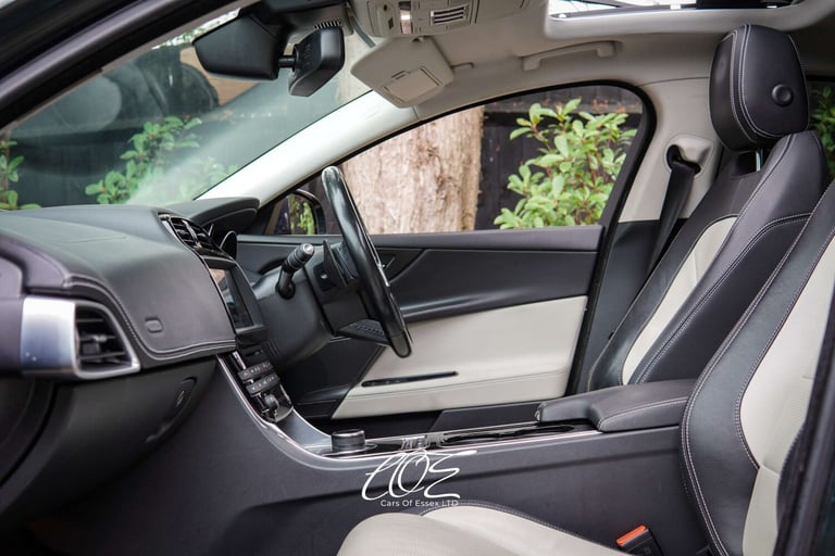 2016 Jaguar XE 2.0 XE R-Sport i Auto 4dr Saloon Petrol Automatic