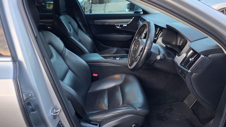 VOLVO S90 2.0 D4 Momentum Auto Euro 6 (s/s) 4dr 2018