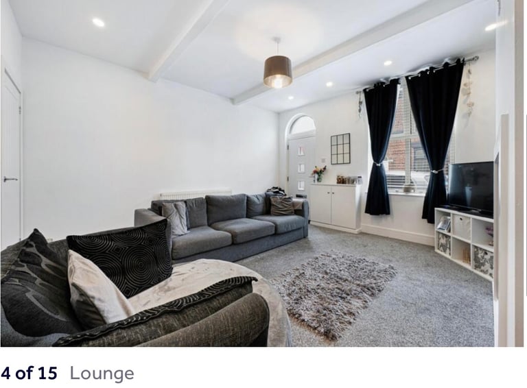 3 Bedroom Mid-Terrace for rent, Bury BL8- £1,200 pm