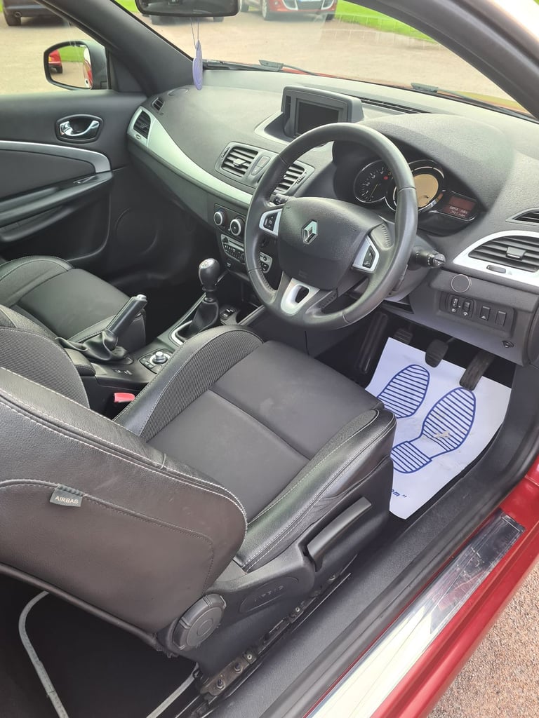 Renault, MEGANE, Convertible, 2012, Manual, 1870 (cc), 2 doors