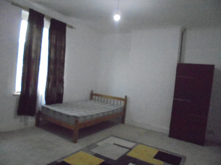 Rooms to Rent in 7 Bed House on Ivor Road, Sparkhill. Supported Accommodation. Immediate Move In