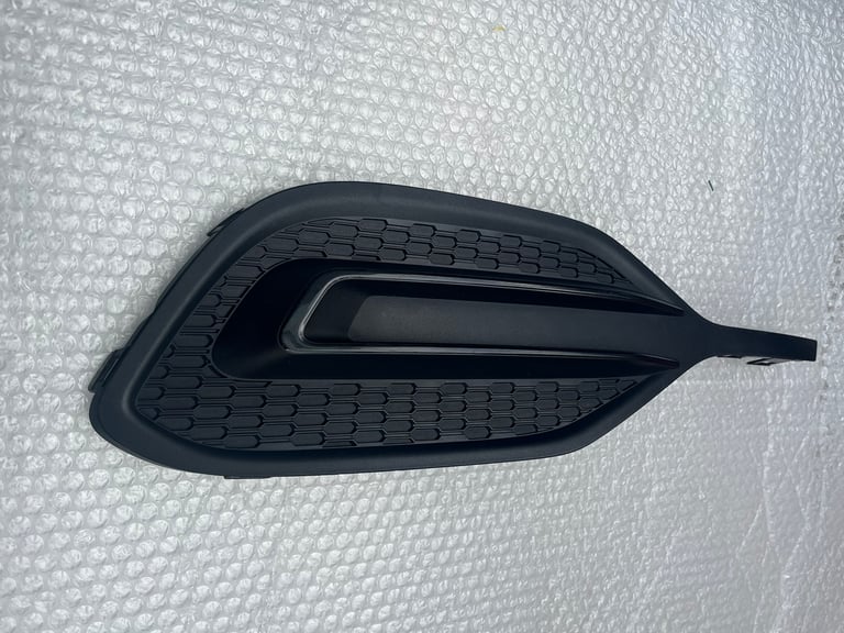 Vauxhall Astra K 2020 front bumper right side trim