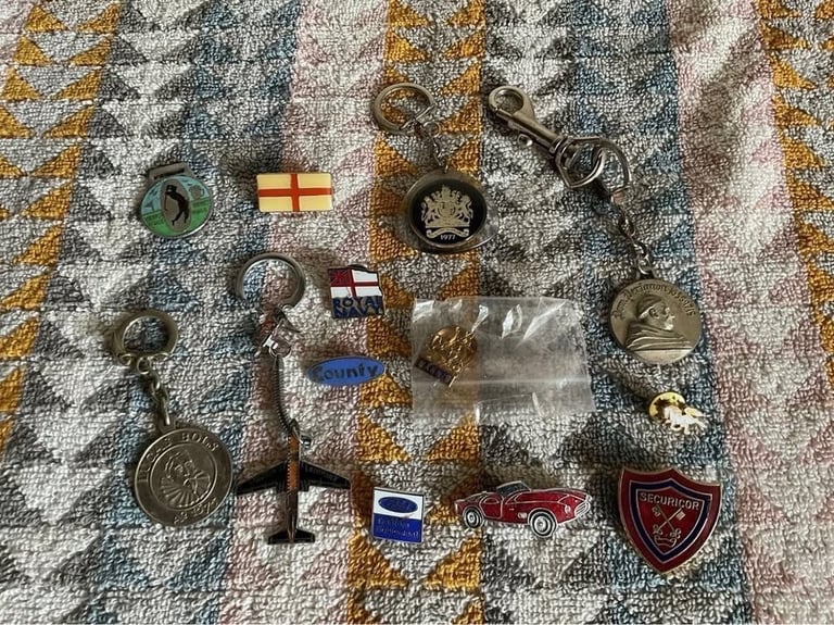image for Collection Of Collectable Keyrings And Other Items - To Include 1977 Silver Jubilee