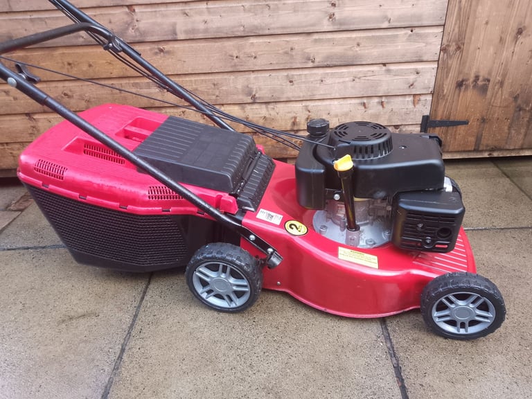 18" mountfield self propelled petrol lawnmower 