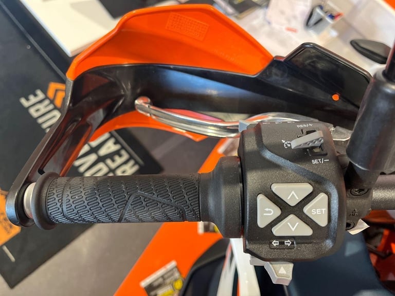 2025 KTM Street 890 ADVENTURE R orange 6 Speed
