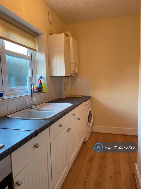 Studio flat in Hayle Road, Maidstone, ME15 (#2676798)