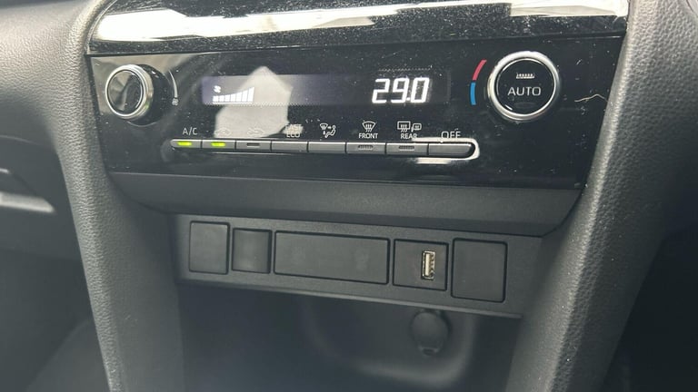  Toyota Yaris Cross 1.5 VVT-h Design SUV 5dr Petrol Hybrid E-CVT Euro 6 (s/s) (116 ps) Petrol/Ele...