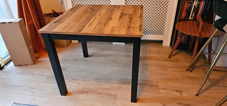 Next Bronx Oak Effect 4 Seater Square Dining Table