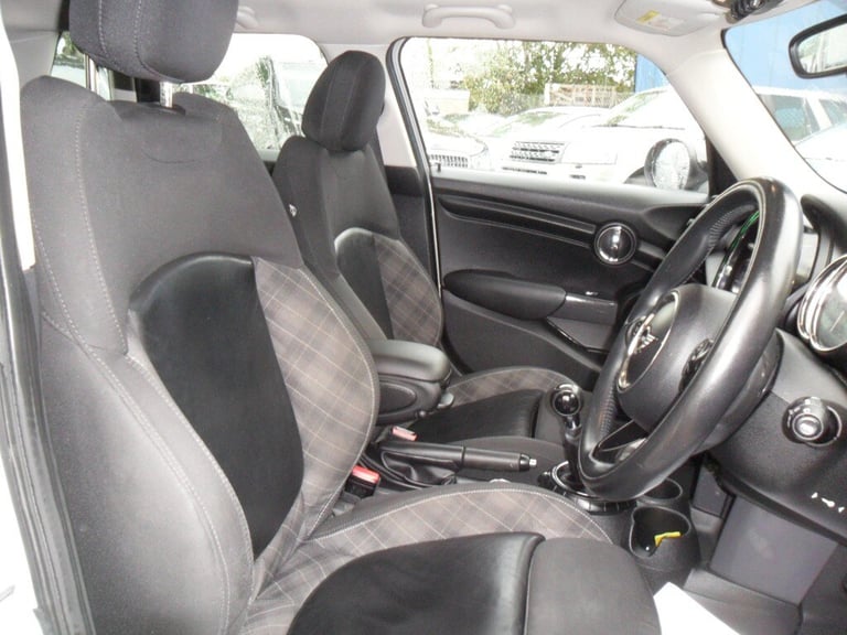 2015 MINI Hatch 1.5 Cooper D 5dr HATCHBACK Petrol Manual