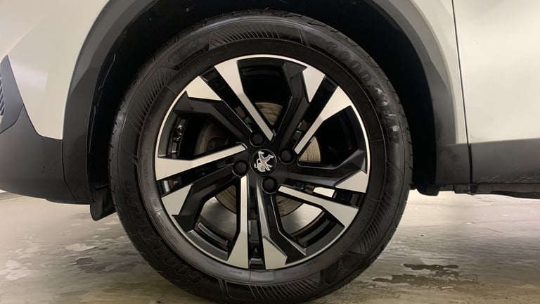 2023 Peugeot 2008 1.2 PureTech Allure Premium + SUV 5dr Petrol Manual Euro 6 (s/s) (100 ps) SUV P...