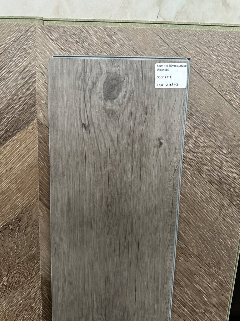 Luxury Vinyl Tile (LVT) Flooring – Waterproof | Easy Click | Wood Effect | 2.167m² per box