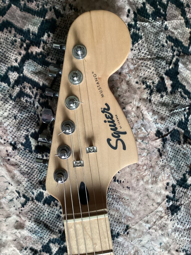 Squier FSR Sonic Mustang HH, Sonic Blue