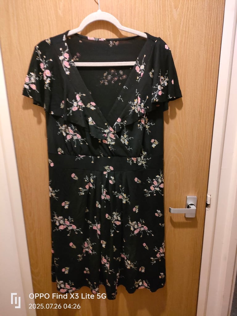image for Black flower print dress/long top size 28