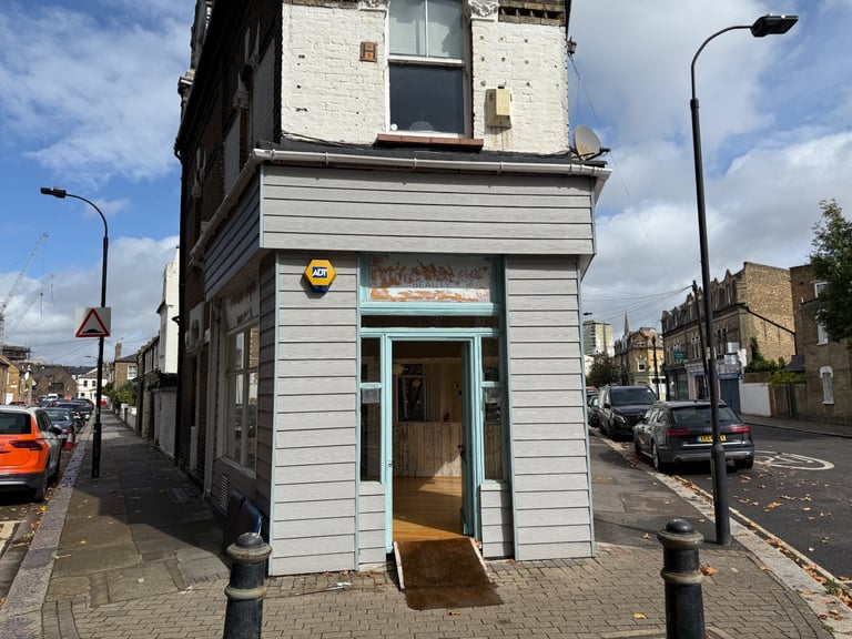 Large Beauty Room To Rent in Fulham / Private Room To rent / Beauty Room