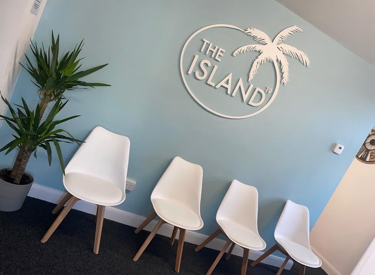 SUNBED SHOP FOR SALE 