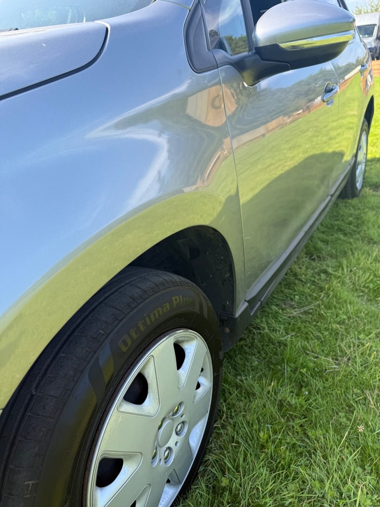 2016 Peugeot 2008 1.2 PureTech Access A/C 5dr HATCHBACK Petrol Manual