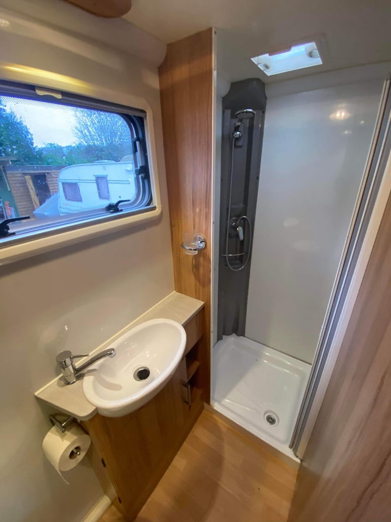2015 Bailey Pegasus Verona GT65 4 Berth Fixed bed Caravan - B008