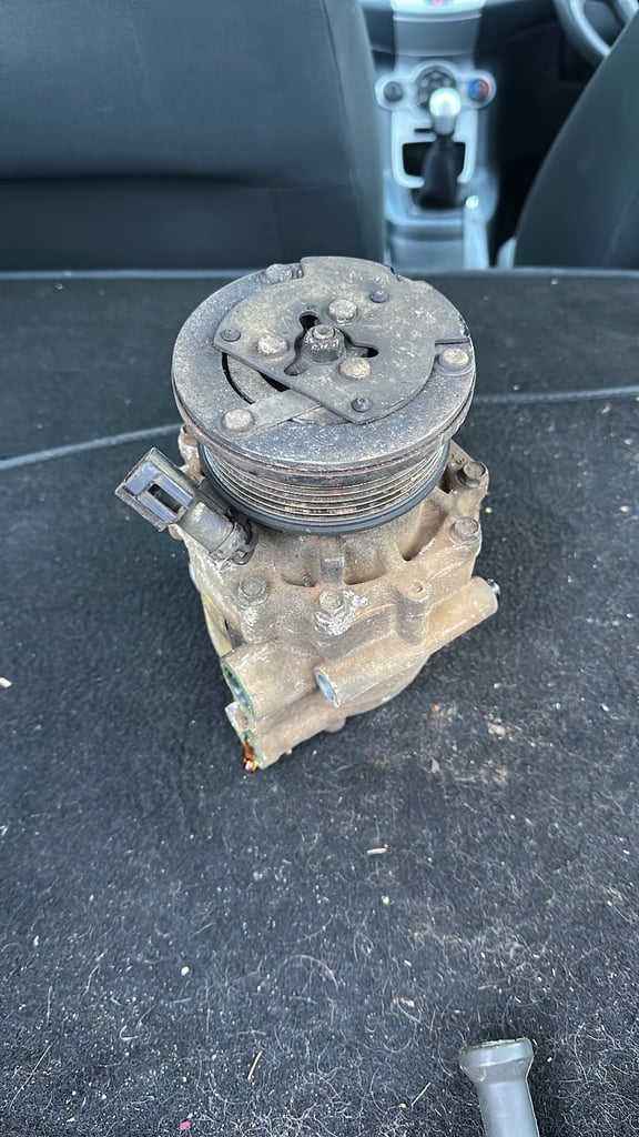 Ford, FIESTA, Hatchback, 2012, Manual, 1242 (cc), 3 doors