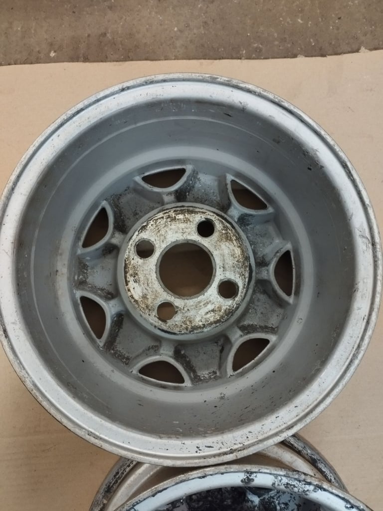 2no Ford Capri 2.8i Special 7"x13" Alloy Wheels