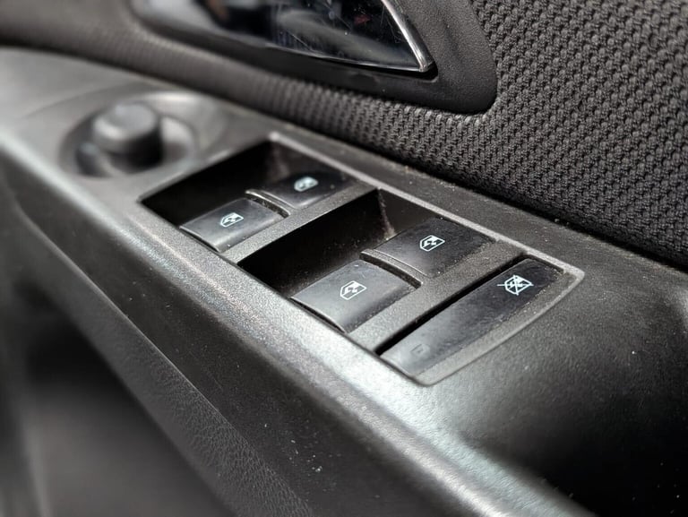 2013 Chevrolet Cruze 1.8 LT Estate 5dr Petrol Auto Euro 5 (141 ps) ESTATE Petrol Automatic