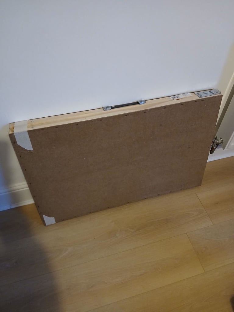 Wallpaper pasting table