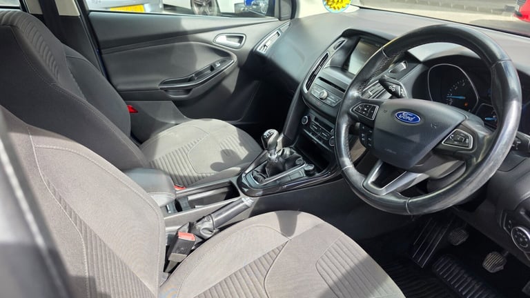 2015 Ford Focus 1.0 EcoBoost 125 Titanium 5dr HATCHBACK Petrol Manual