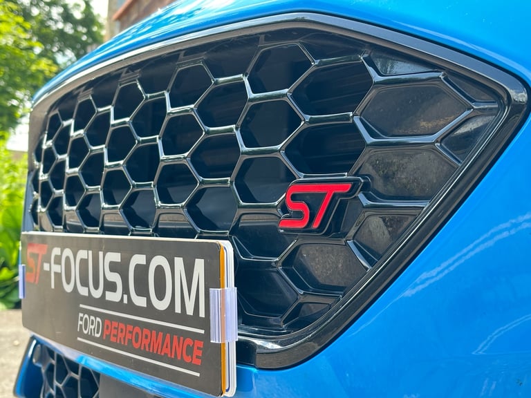 2021 Ford Focus 2.3T EcoBoost ST EDITION. 1 OWNER  ONLY 7 000 MILES  FULL FORD