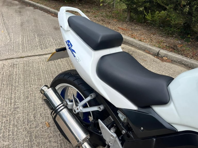 2007 57 SUZUKI SV1000S SPORTS TOURING SV 1000 SV1000 WHITE 19k MILES NEW MOT