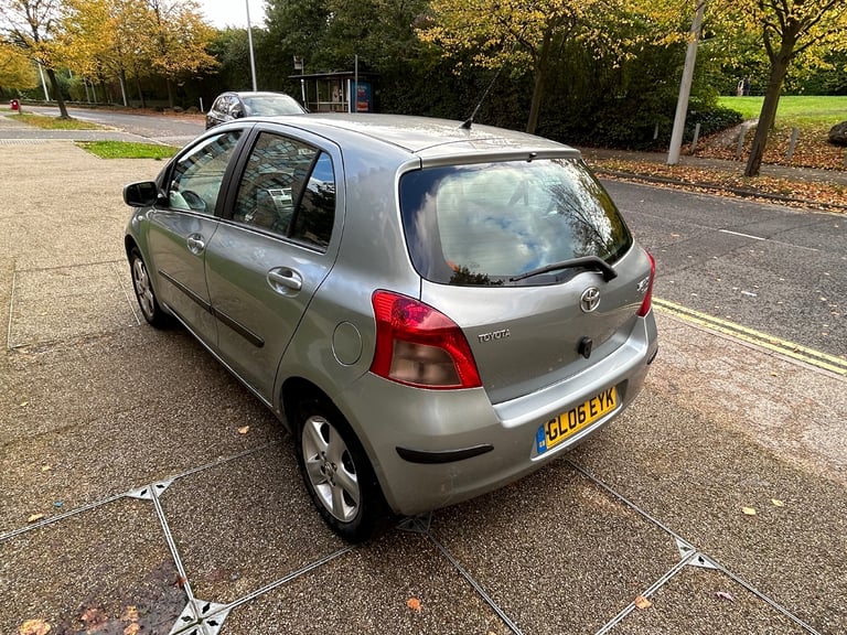 Toyota YARIS 1.3 automatic,low miles 50k,drives superb,excellent condition,service history,2 keys 