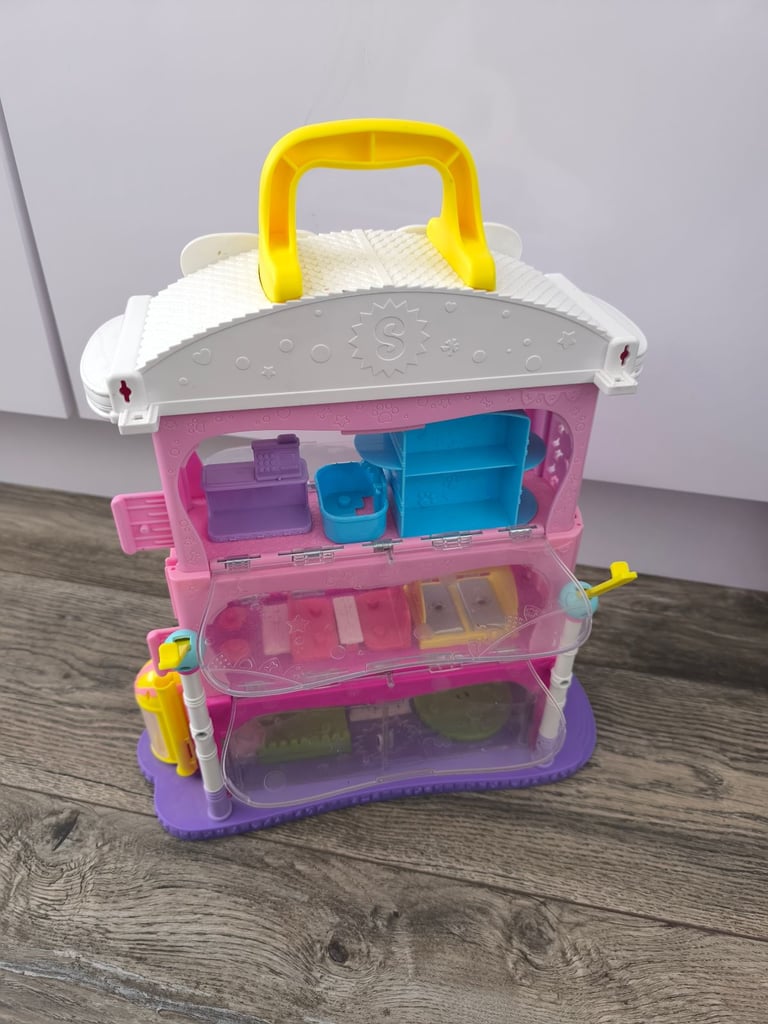 Shopkins Tall mall toy Collapsible shopping centre 
